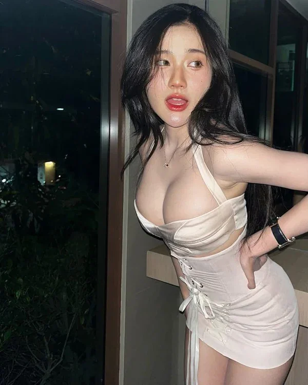 89+ ảnh gái xinh hở hang mặc đồ bikini thiếu vải đẹp cực sexy Cập Nhật (3)