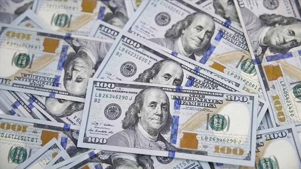 Hình nền máy tính với nhiều tờ tiền đô la Mỹ mệnh giá 100 USD