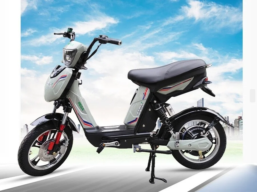 Xe đạp điện màu trắng bạc hiện đại