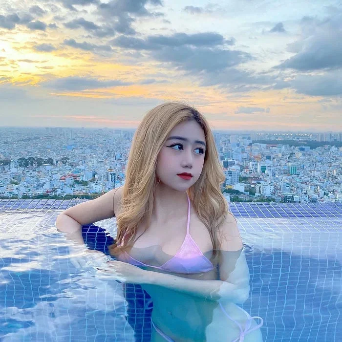loạt ảnh Lê Kim Loan bikini khiến cộng đồng phát sốt (2)