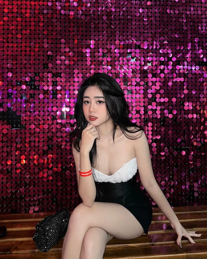 lê kim loan bikini phong cách trẻ trung