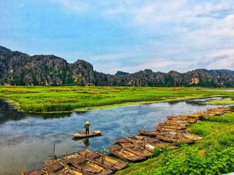 Cảnh sắc thiên nhiên yên bình tại vùng sông nước du lịch